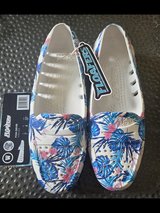 Floafers Shoes - NWT Floafers Women's Floral Slip-On Mules in White with Blue & Pink Print